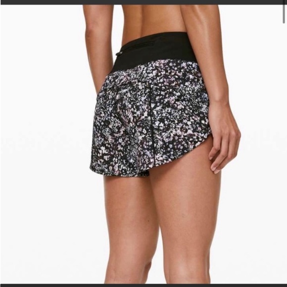 Lululemon Run Times Shorts size 4 Flower print - Picture 5 of 13
